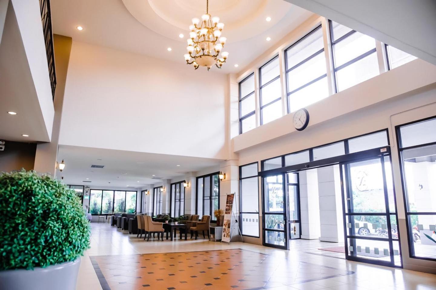OYO 456 Nipa Garden Hotel Surat Thani Buitenkant foto