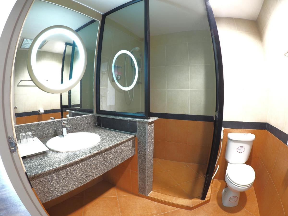OYO 456 Nipa Garden Hotel Surat Thani Buitenkant foto